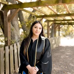 Meet your Posher, Mayra